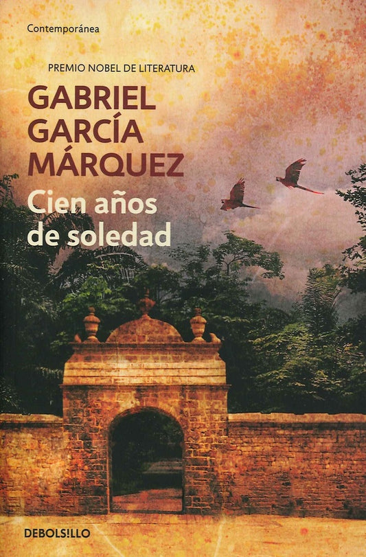 Libro Cien años de soledad con portada ilustrada de arco de ladrillo y aves
